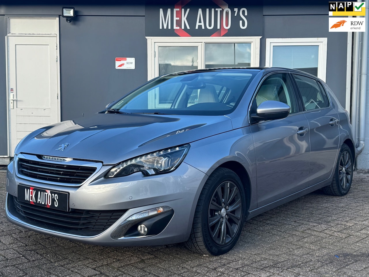 Peugeot 308 - 1.2 PureTech Allure|2e Eig|Pano|Navi|Cruise|Camera - AutoWereld.nl