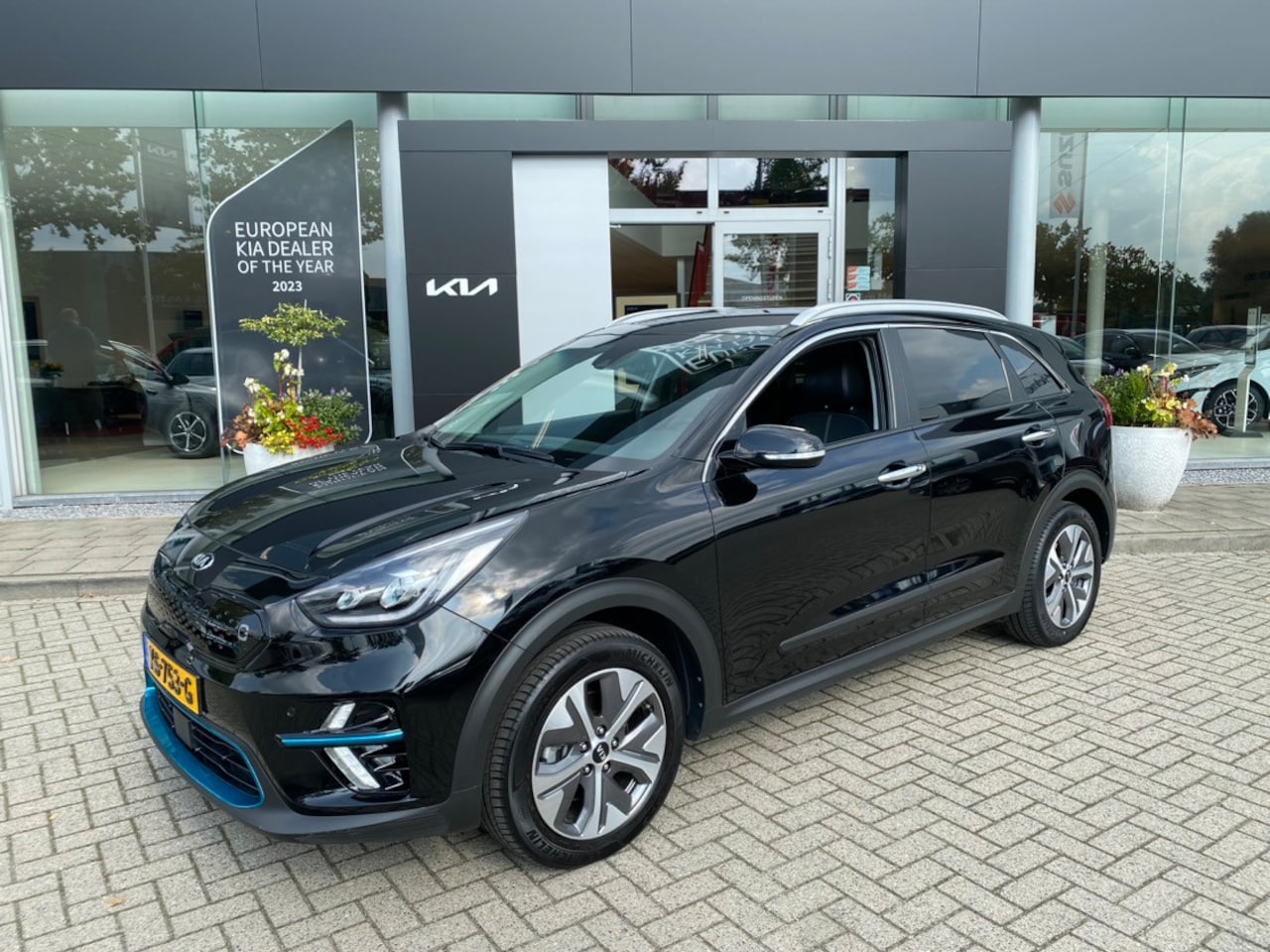 Kia e-Niro - ExecutiveLine 64kWh | Leder | Stoel verwarming/ventilatie | Navigatie | - AutoWereld.nl