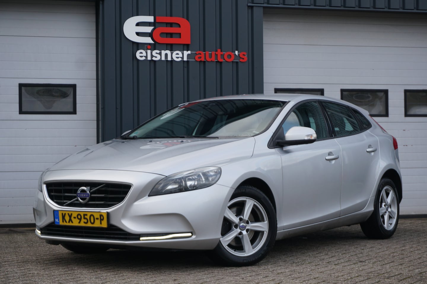 Volvo V40 - 2.0 D2 Kinetic | NAVI | - AutoWereld.nl