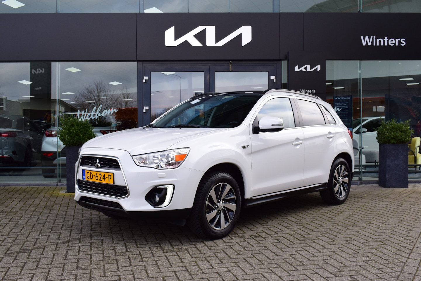 Mitsubishi ASX - 1.6i-16V ISG Intense-Plus ECC Cr.Control Navi+Camera BT+USB Pano-dak Keyless 17"LMV Trekha - AutoWereld.nl