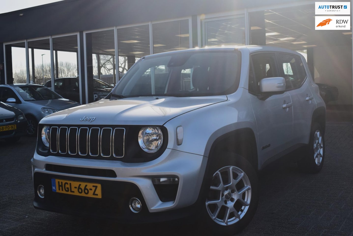 Jeep Renegade - 1.3T DDCT Limited TGDI LONGITUDE | AIRCO | CRUISE CONTROL | AUDIO STUURBEDIENING | AUTOMAA - AutoWereld.nl