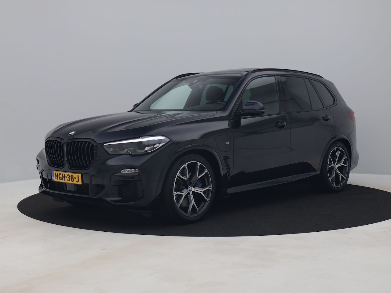 BMW X5 - xDrive45e Executive M-Sport | PANO | 360º | ADAPTIVE | HUD | H&K | LUCHTVERING | STOEL- EN - AutoWereld.nl