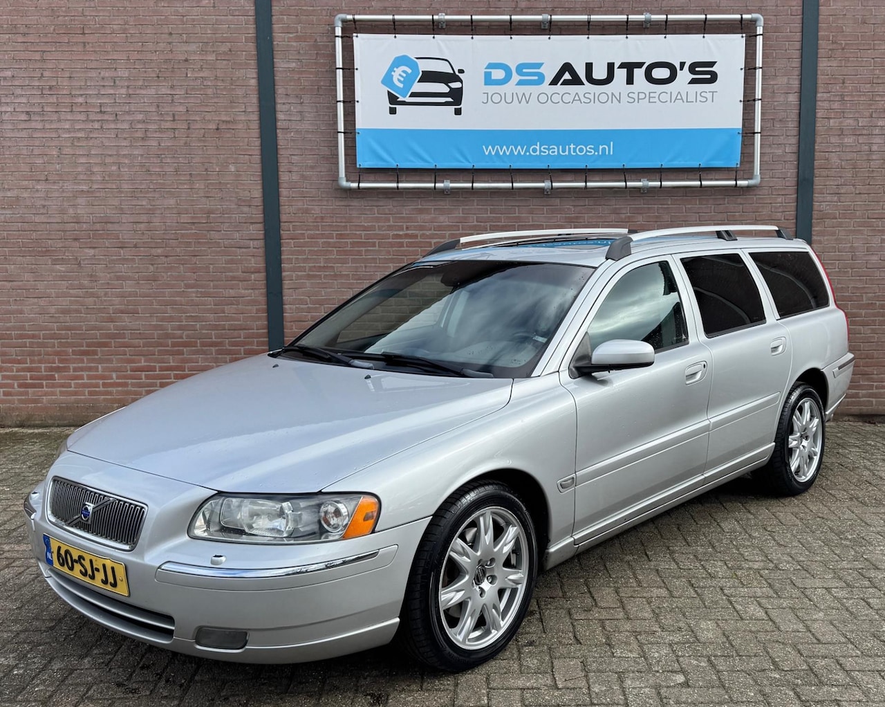 Volvo V70 - 2.5T Summum Full-Option - AutoWereld.nl