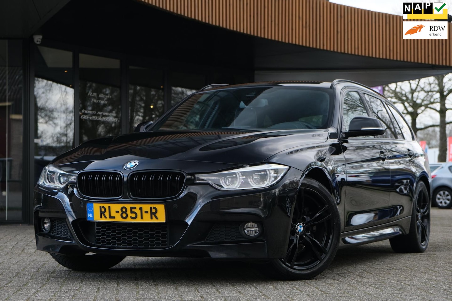 BMW 3-serie Touring - 330i High Executive/M-Pakket/Carplay/Harman Kardon/Lane Assist/Keyless/ - AutoWereld.nl