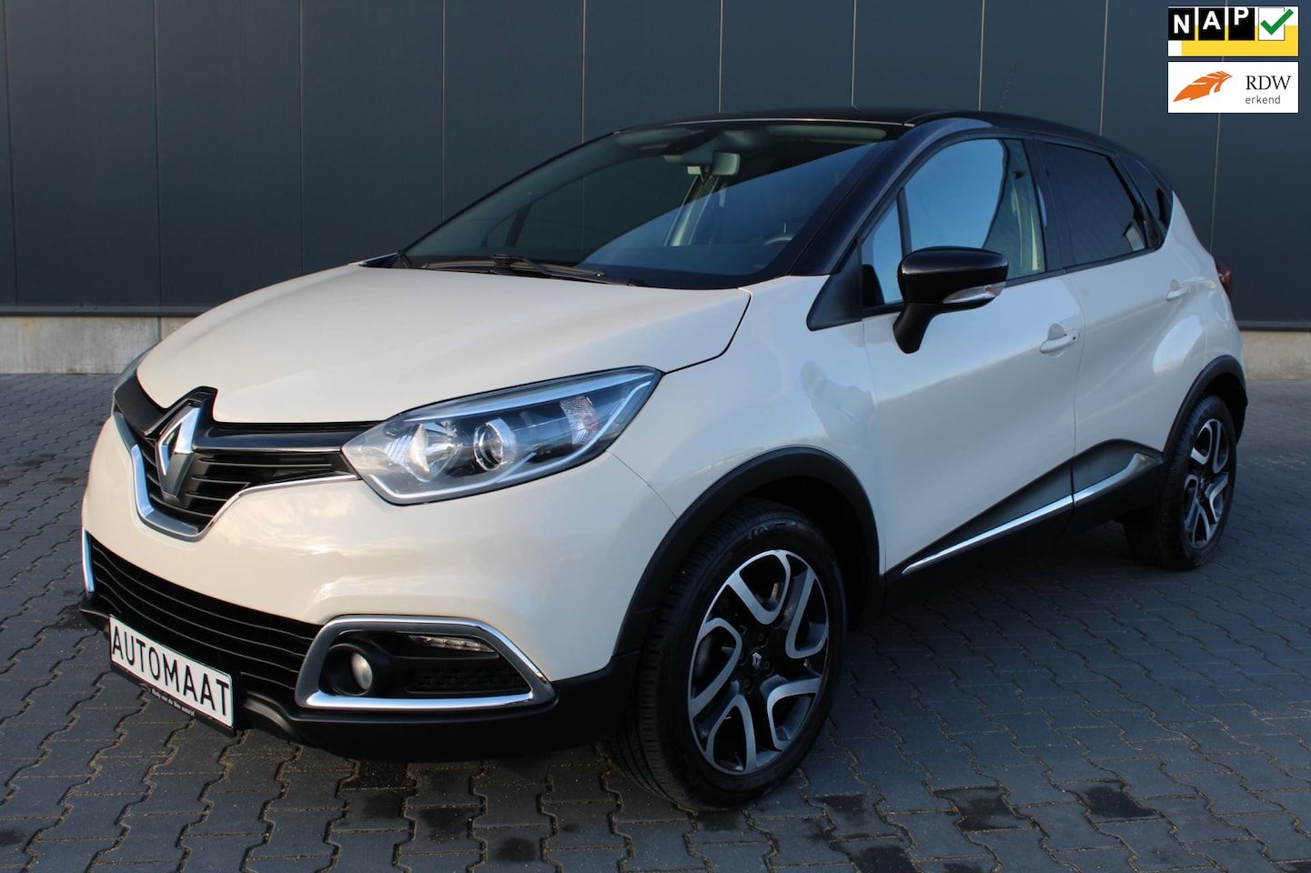 Renault Captur - 1.2 TCe Intens AUTOMAAT 1e Eigenaar TREKHAAK - AutoWereld.nl