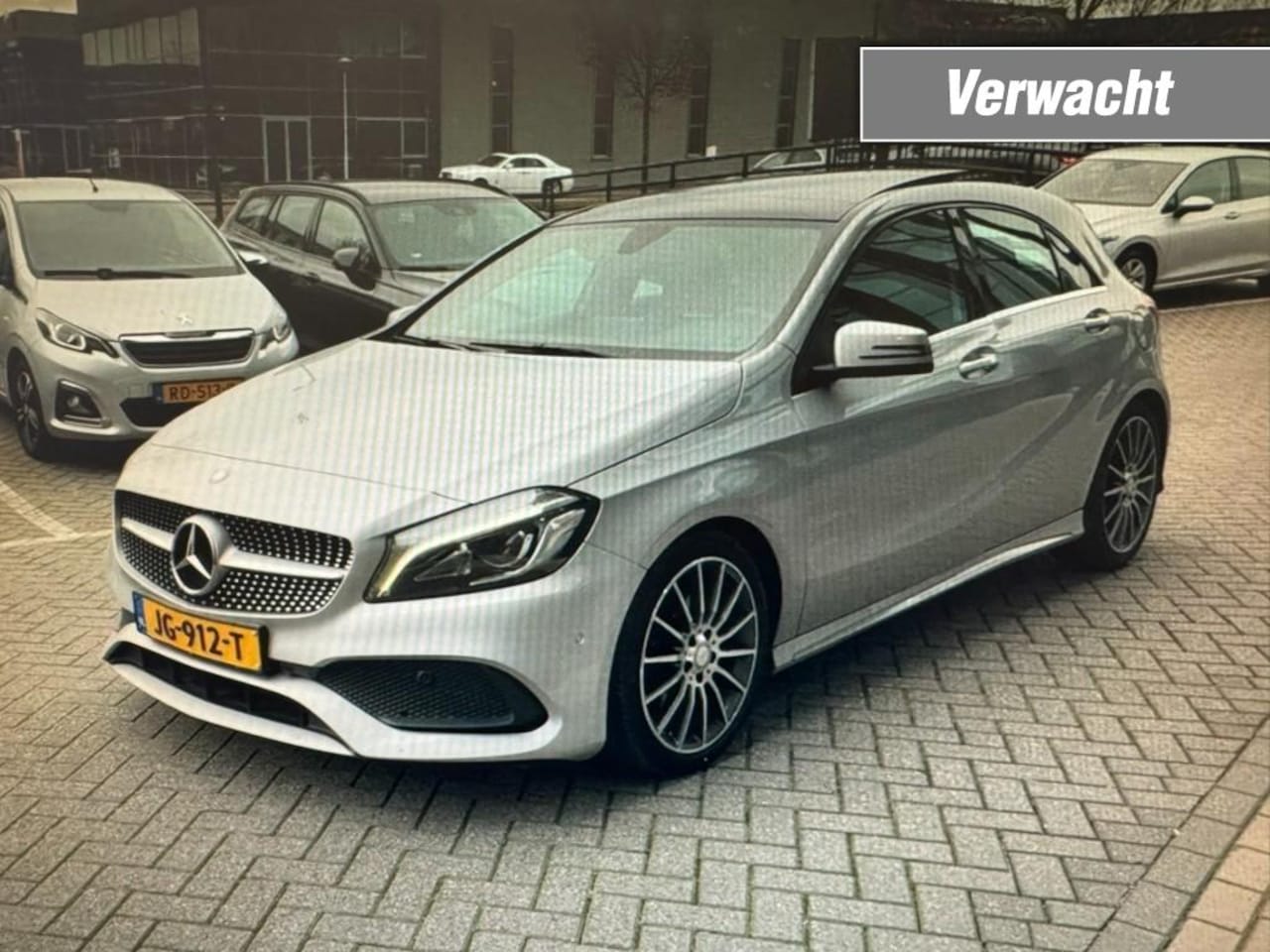 Mercedes-Benz A-klasse - 180 AMG Line 180 AMG Line,Schuifdak,LED,Stoelverw,Half Leer,Airco,Cruise,PDC - AutoWereld.nl