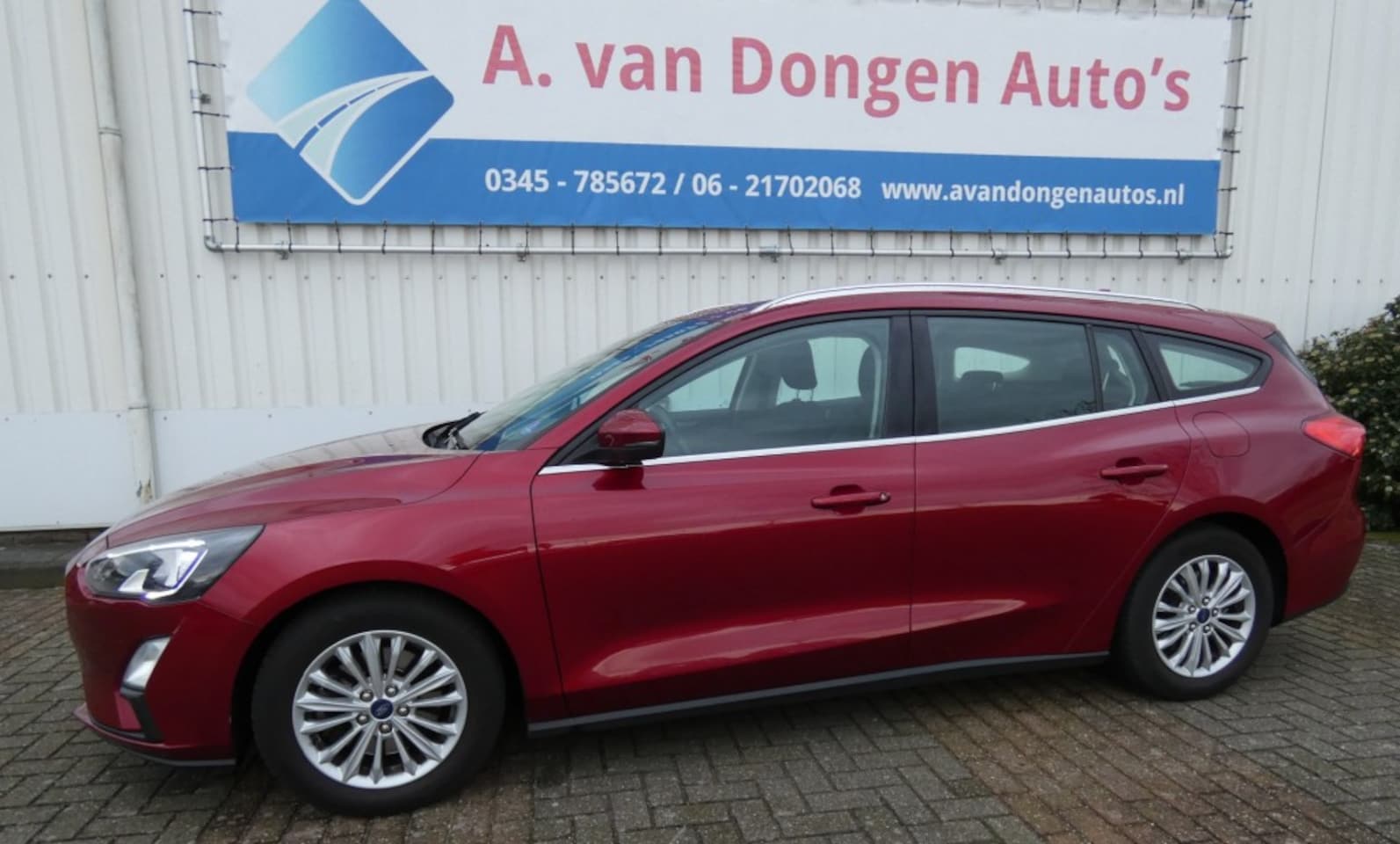 Ford Focus - 1.5 ECOB. TITANIUM,Clima,Cruise,Stoelverw,Trhaak - AutoWereld.nl