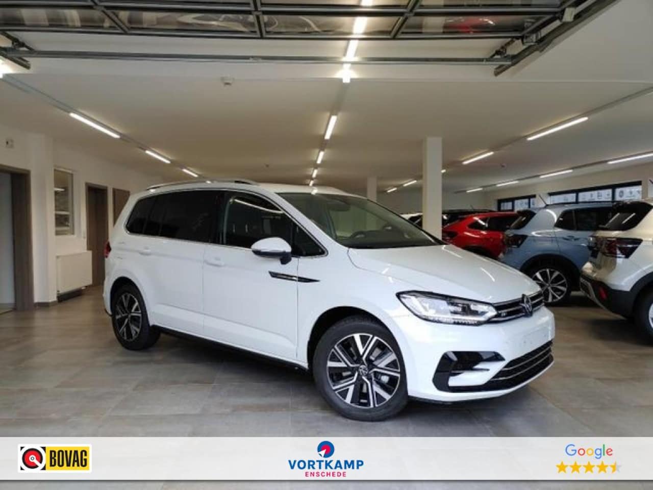 Volkswagen Touran - 1.5 TSI DSG R-LINE 7P CAMERA/NAVI/ACC/STOELVERW/PDC - AutoWereld.nl