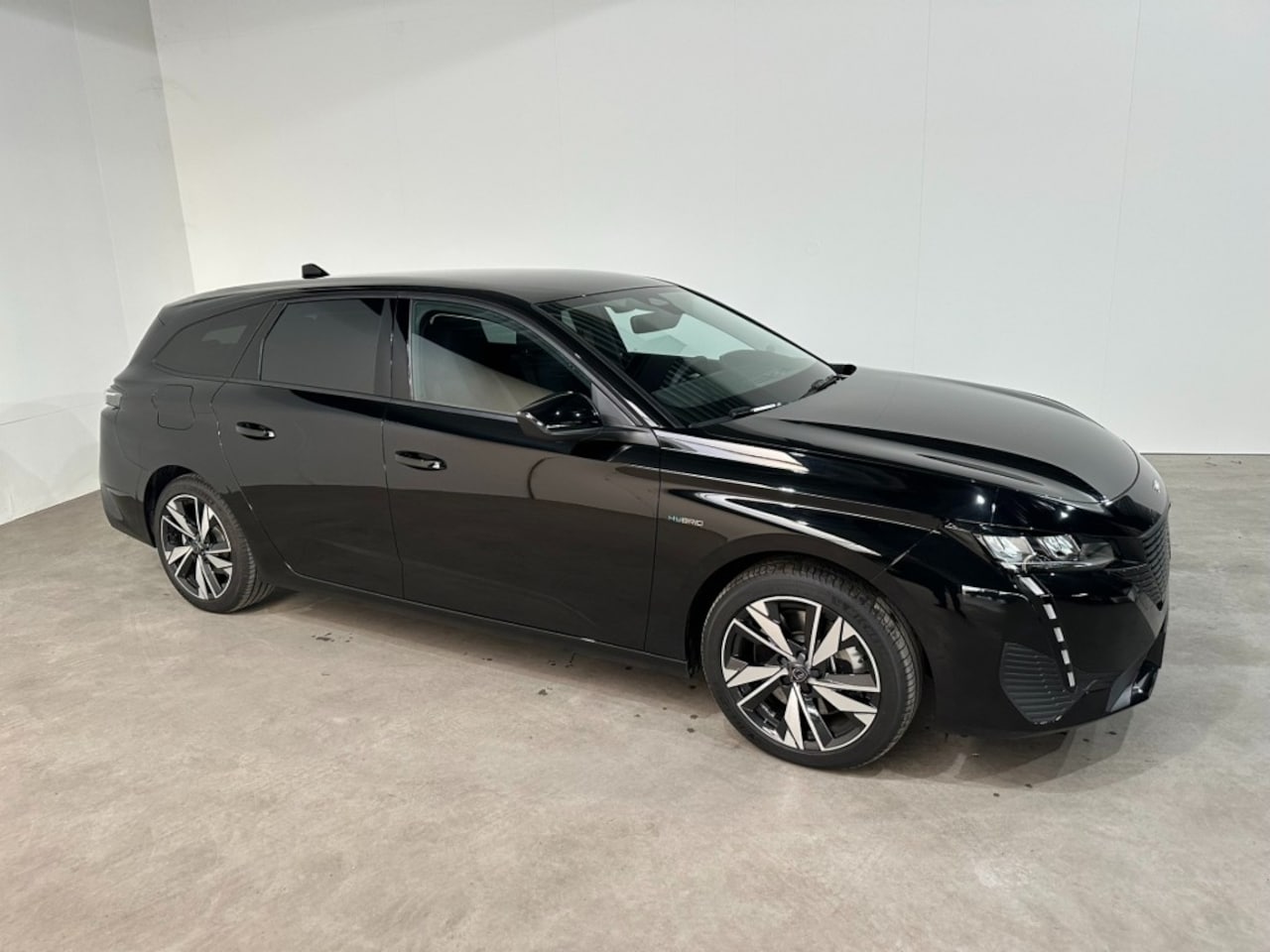 Peugeot 308 - 1.6 Hybrid, SW, 180 PK, Carplay Nav., PDC,17 Inch - AutoWereld.nl