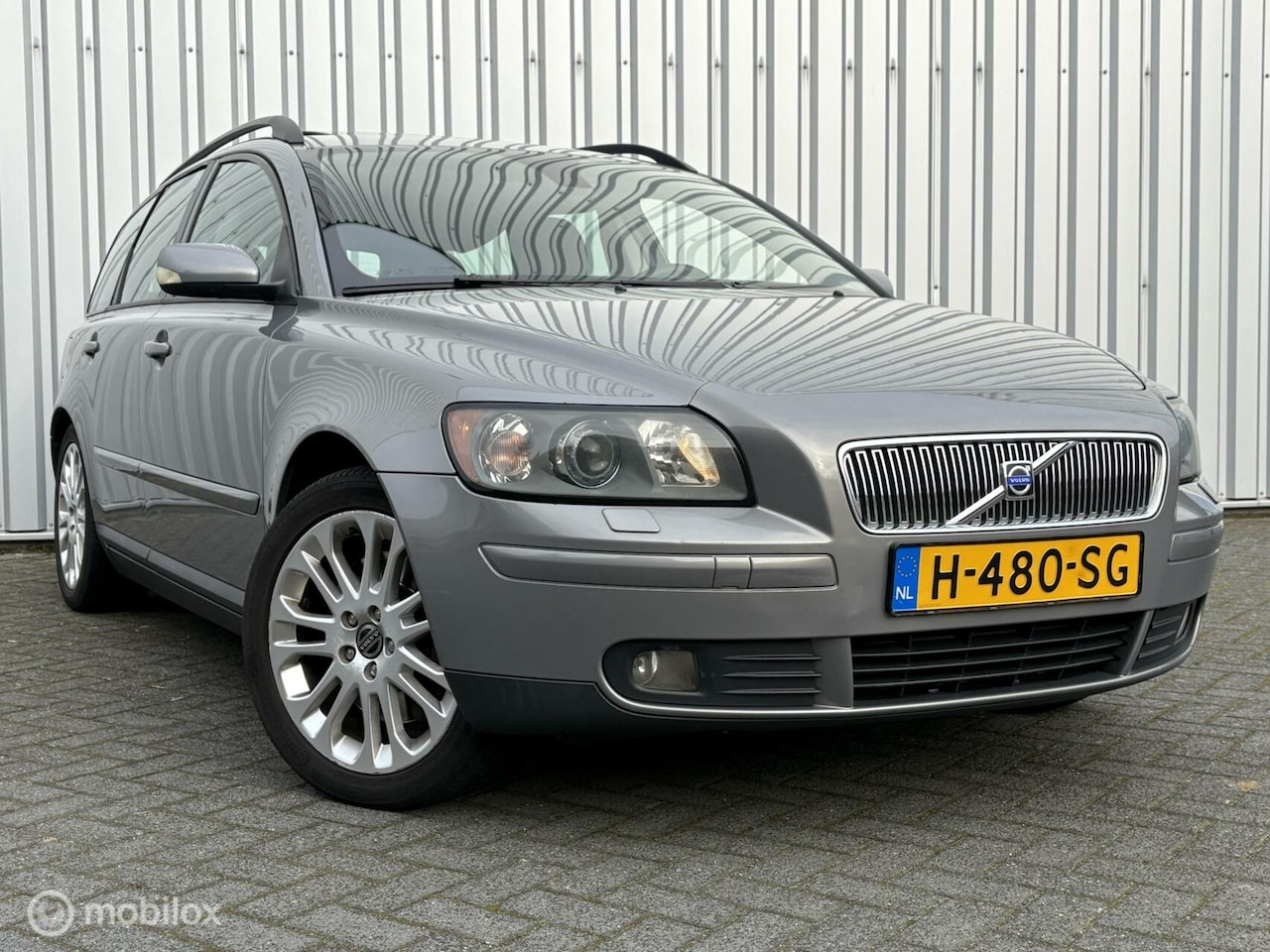 Volvo V50 - 2.5 T5 Momentum | Aut | Pano | 220pk | Youngtimer | Trekhaak | Onderhoudshistorie | - AutoWereld.nl