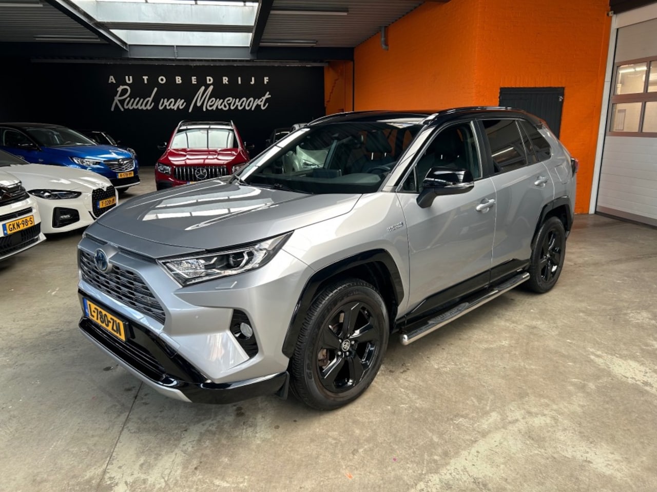 Toyota RAV4 - 2.5 HYBRID AWD Bi-Tone / Pano / Trekhaak / El.klep - AutoWereld.nl