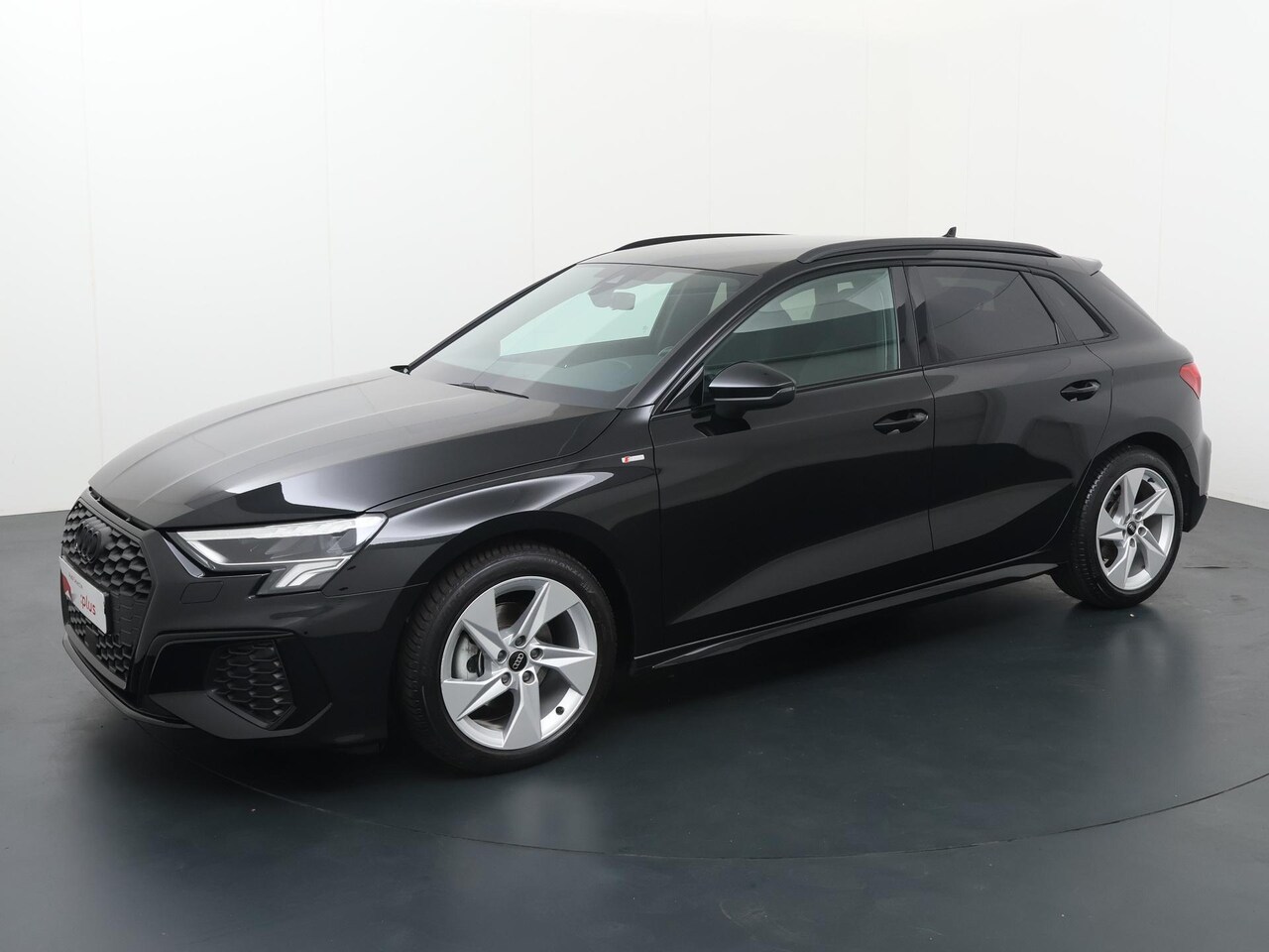 Audi A3 Sportback - 30 TFSI S edition | 110 PK | Automaat | Navigatiesysteem MMI plus | LED verlichting | - AutoWereld.nl