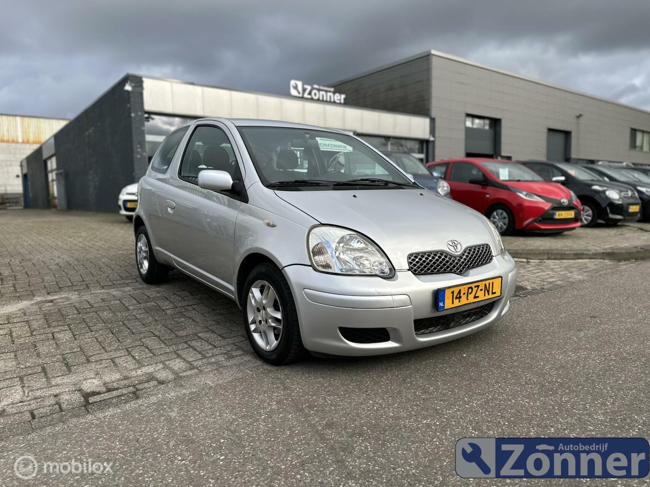 Toyota Yaris - 1.3 VVT-i Sol 1.3 VVT-i Sol - AutoWereld.nl