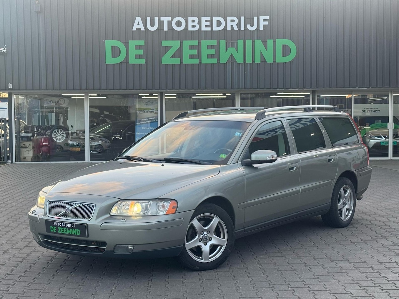 Volvo V70 - 2.4 D5 Edition II Sport 2.4 D5 Edition II Sport - AutoWereld.nl