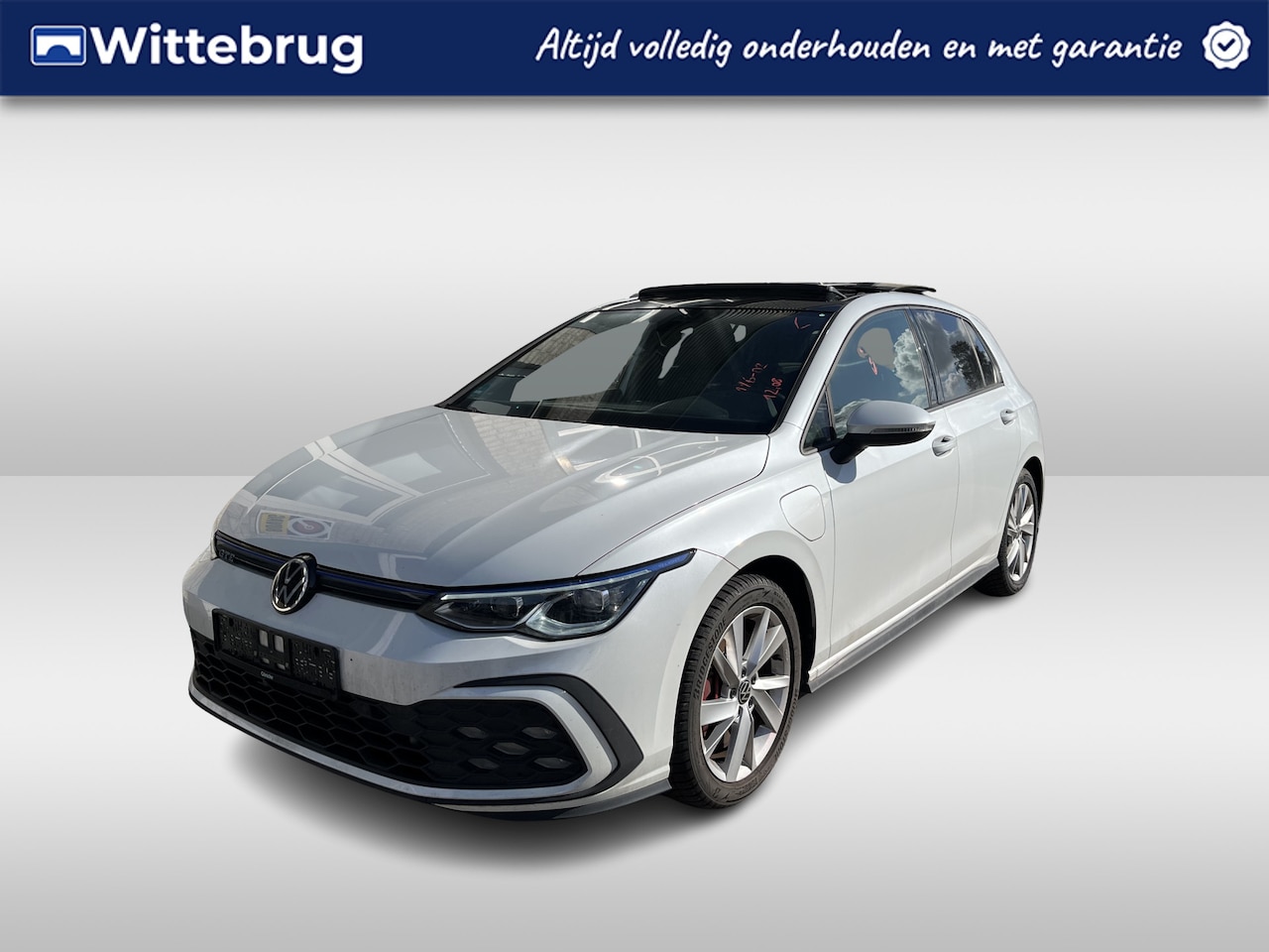 Volkswagen Golf - 1.4 eHybrid GTE / AUTOMAAT/ 245 PK/ PANO/ PARK. SENSOREN/ ADAPT. CRUISE/ DIGITAL DASH/ NAV - AutoWereld.nl