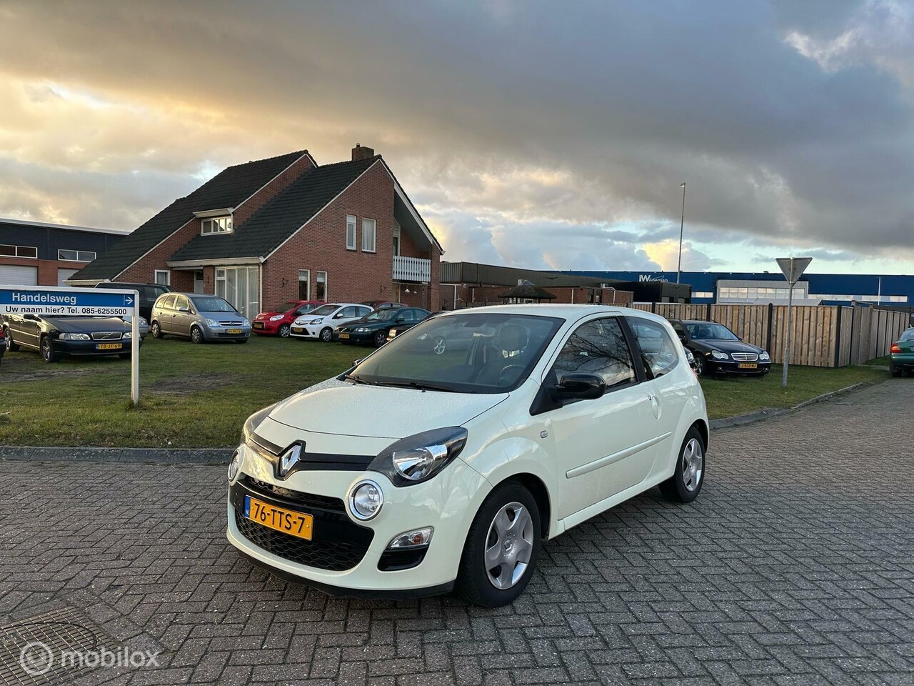 Renault Twingo - 1.2 16V Authentique Nieuwe APK Isofix Cruise - AutoWereld.nl