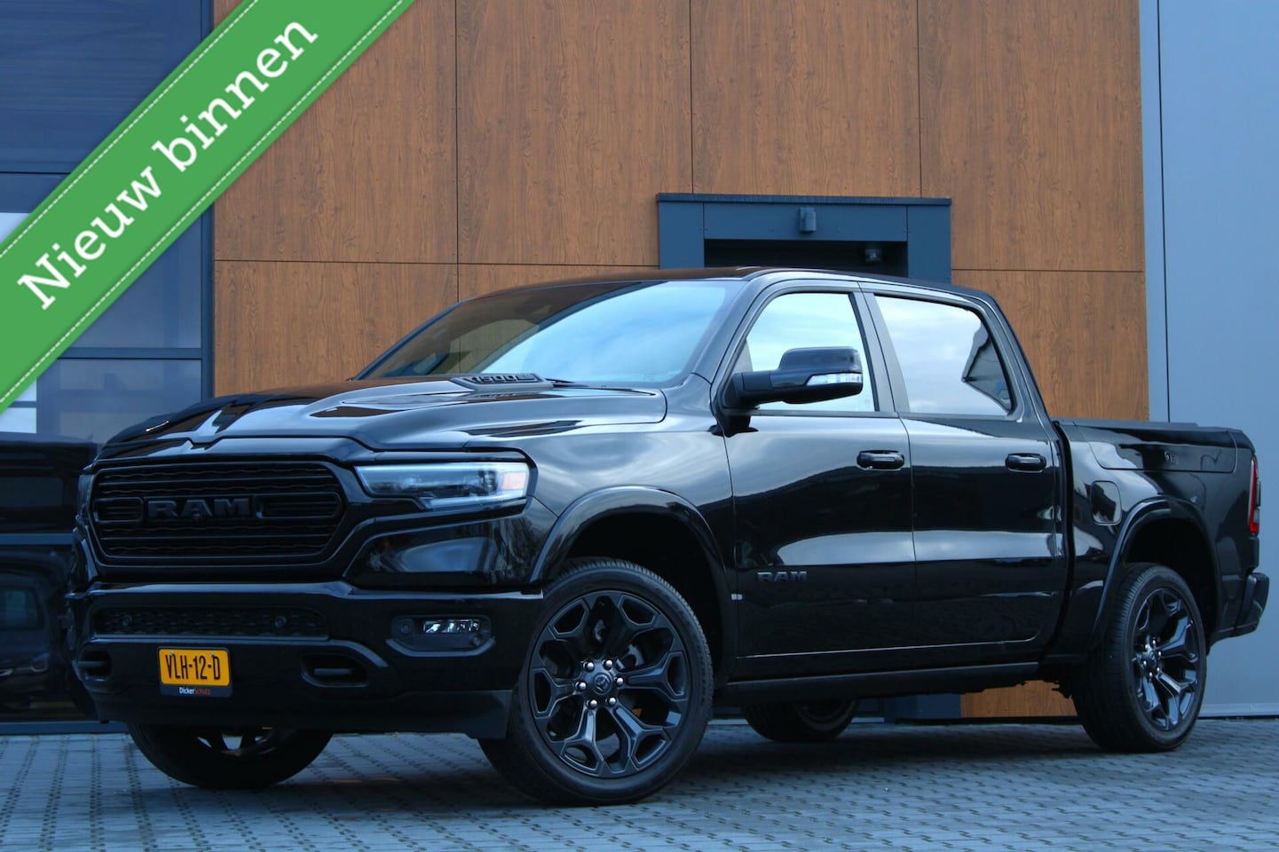 Dodge Ram 1500 - 4X4 5.7 V8 4x4 Crew Cab Limited | Rambox | Pano | Harman Kardon | Trekhaak - AutoWereld.nl