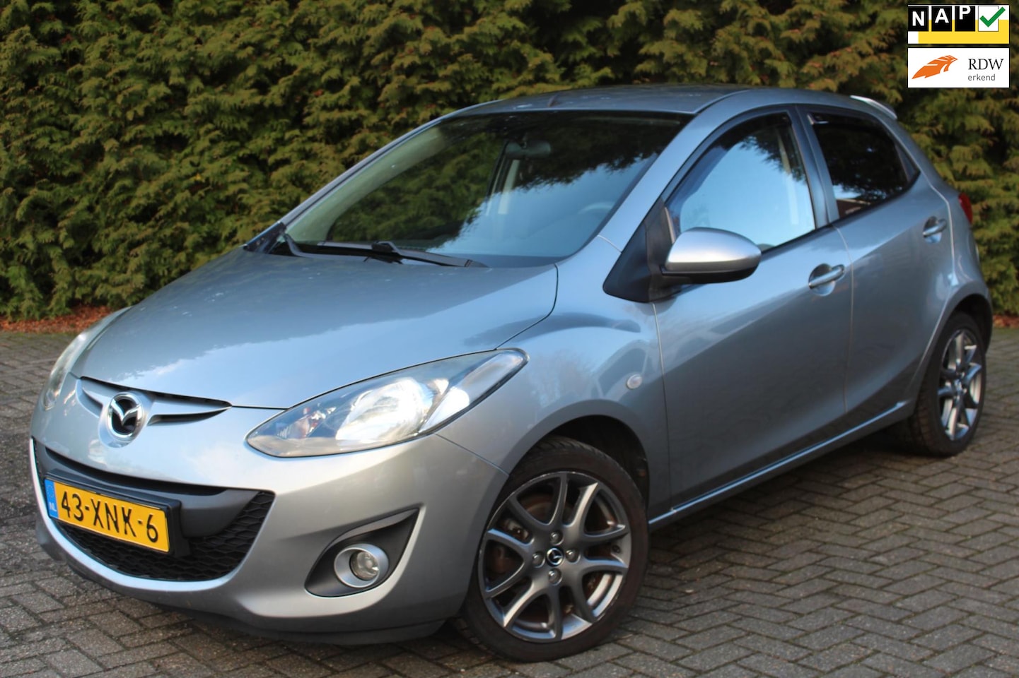 Mazda 2 - 1.3 BIFUEL Navigator GT 84PK | Automatische Airco | LMV | NAVI | Trekhaak | Elektrische Ra - AutoWereld.nl