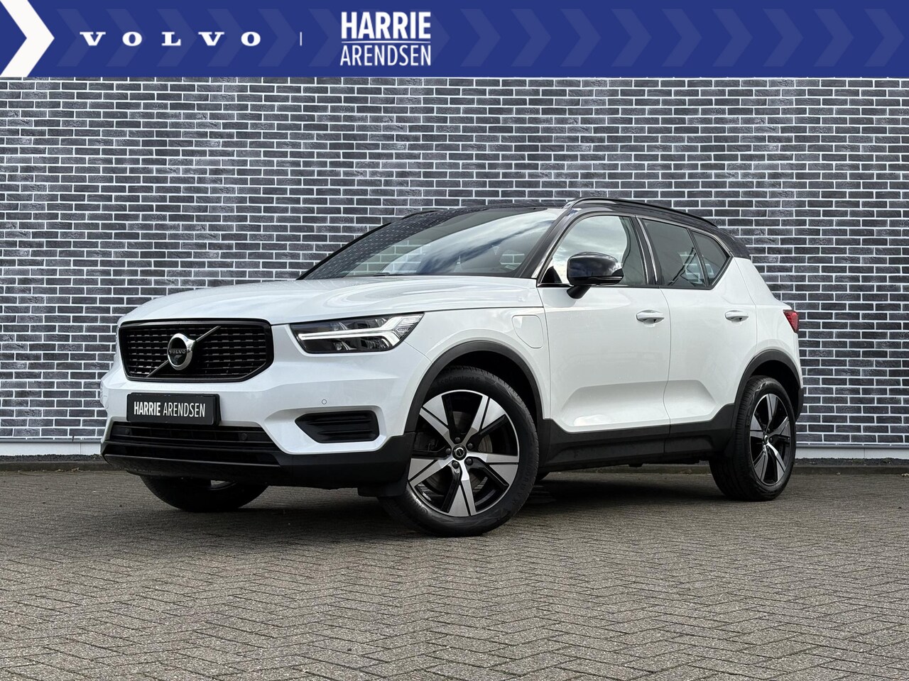 Volvo XC40 - 1.5 T4 Recharge R-Design | Elektr. bedienbare bestuurdersstoel | 360 Camera | Verw. voorst - AutoWereld.nl