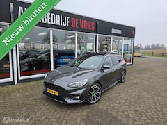 Ford Focus Wagon - 1.5 EcoB ST Line X Full Options Pano/ACC/HUD/Winterpakket/Led