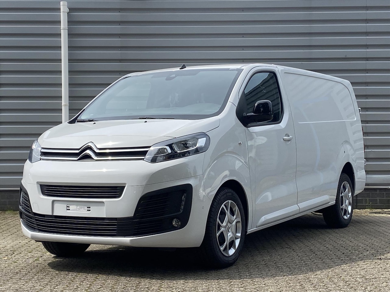 Citroën Jumpy - GB 2.0 BlueHDi 145pk Lengte 3 | Navigatie | Carplay | Trekhaak | Camera | - AutoWereld.nl