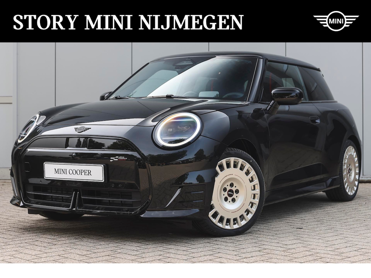 MINI Cooper - Hatchback E / JCW / Pakket XL / 18 inch JCW Lap Spoke 2-tone - AutoWereld.nl