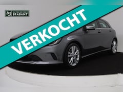 Mercedes-Benz A-klasse - 180 Prestige Automaat (NAVIGATIE, CAMERA, CLIMATE, STOELVERWARMING, NL-AUTO, GOED ONDERHOU