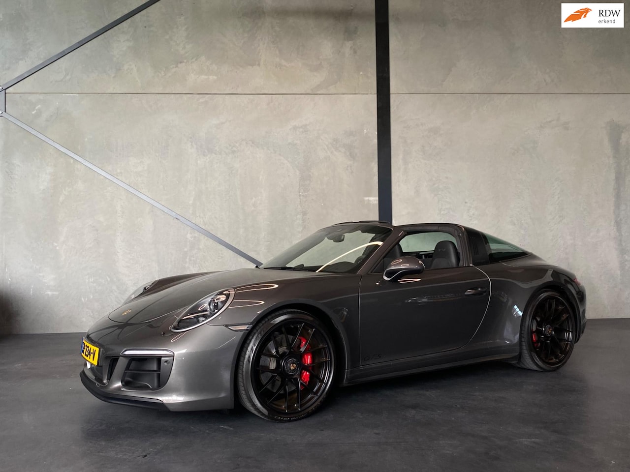 Porsche 911 Targa - 3.0 Targa 4 GTS SportChrono Sportuitlaat Camera 18-wegs el. stoelverstelling - AutoWereld.nl