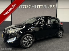 Hyundai i20 - 1.2i Business Edition 5 DEURS / AIRCO / LED / NAP