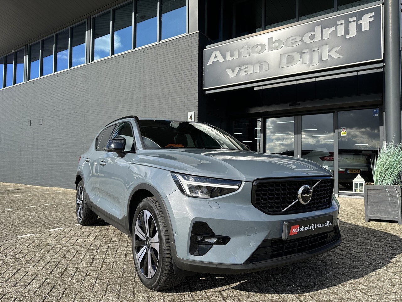 Volvo XC40 - 1.5 T5 Plug-in hybrid Ultimate Dark - AutoWereld.nl