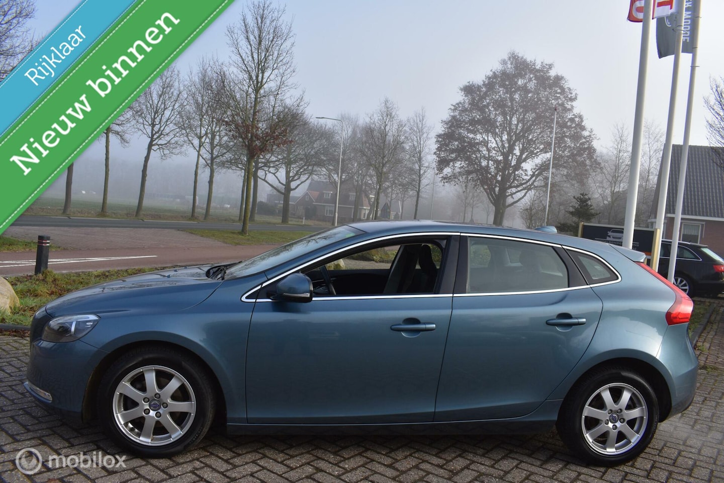 Volvo V40 - 1.6 D2 Momentum 2013|Clima|Cruise|Navi! - AutoWereld.nl