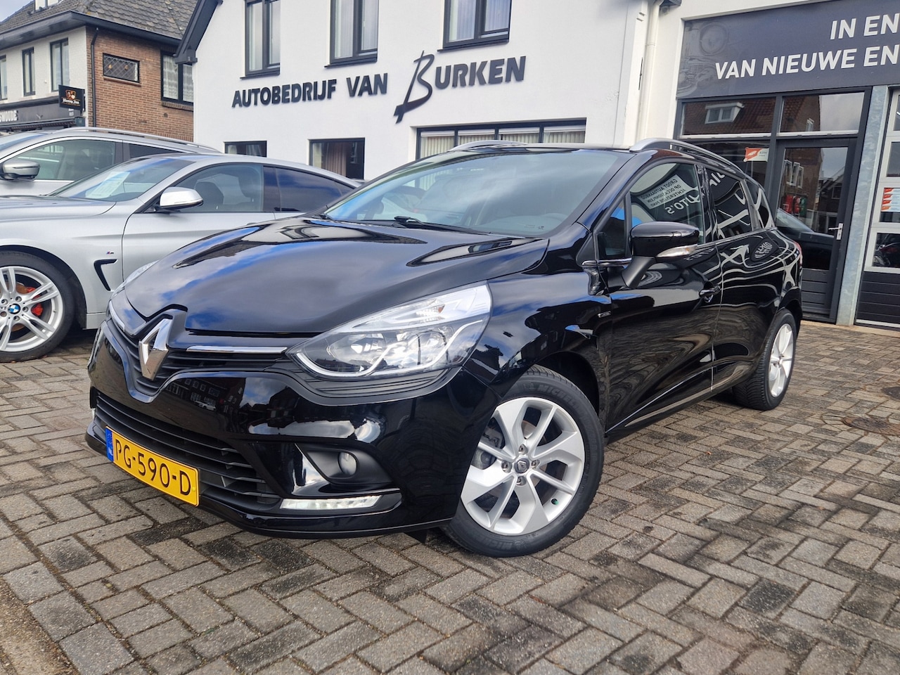 Renault Clio Estate - 0.9 TCe Limited 0.9 TCe Limited, Navigatie,Parkeersensoren,L.M.Velgen,Cruise control,Airco - AutoWereld.nl