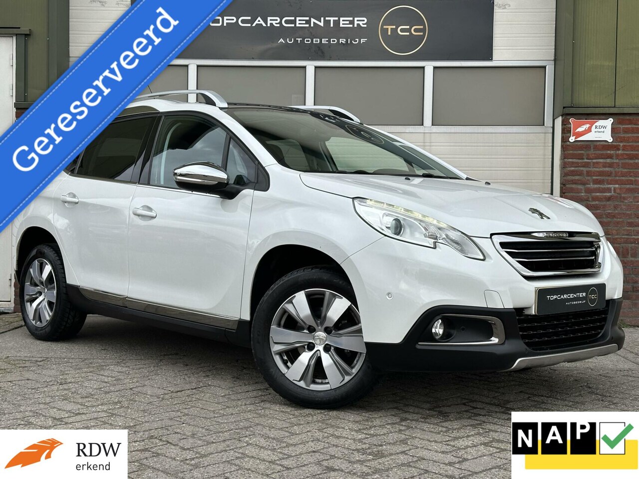 Peugeot 2008 - 1.2 PureT Allure/PANO/PARKS/CRUISE/NAVI/APK/NAP - AutoWereld.nl