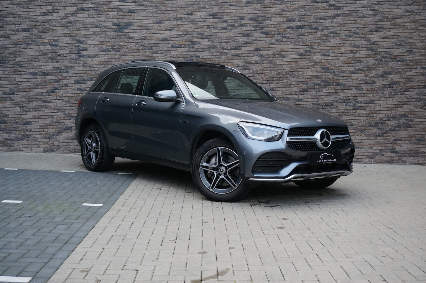 Mercedes-Benz GLC-klasse - 300e 4MATIC AMG 4matic | Panoramadak Burmester 360'camera Multibeam HeadUp Memory - AutoWereld.nl