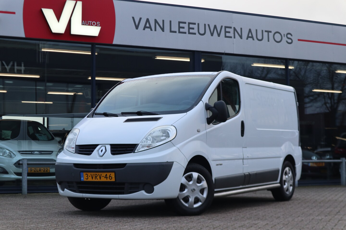 Renault Trafic - 2.5 dCi T29 L1H1 | Navigatie | Automaat | Climate Control | APK 04-10-2025 | - AutoWereld.nl