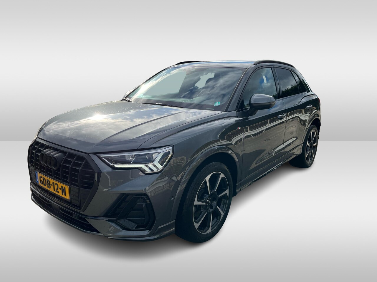 Audi Q3 - 35 TFSI S edition Competition | Zwart optiek | Stoelverwarming voor | Apple Carplay | Lede - AutoWereld.nl