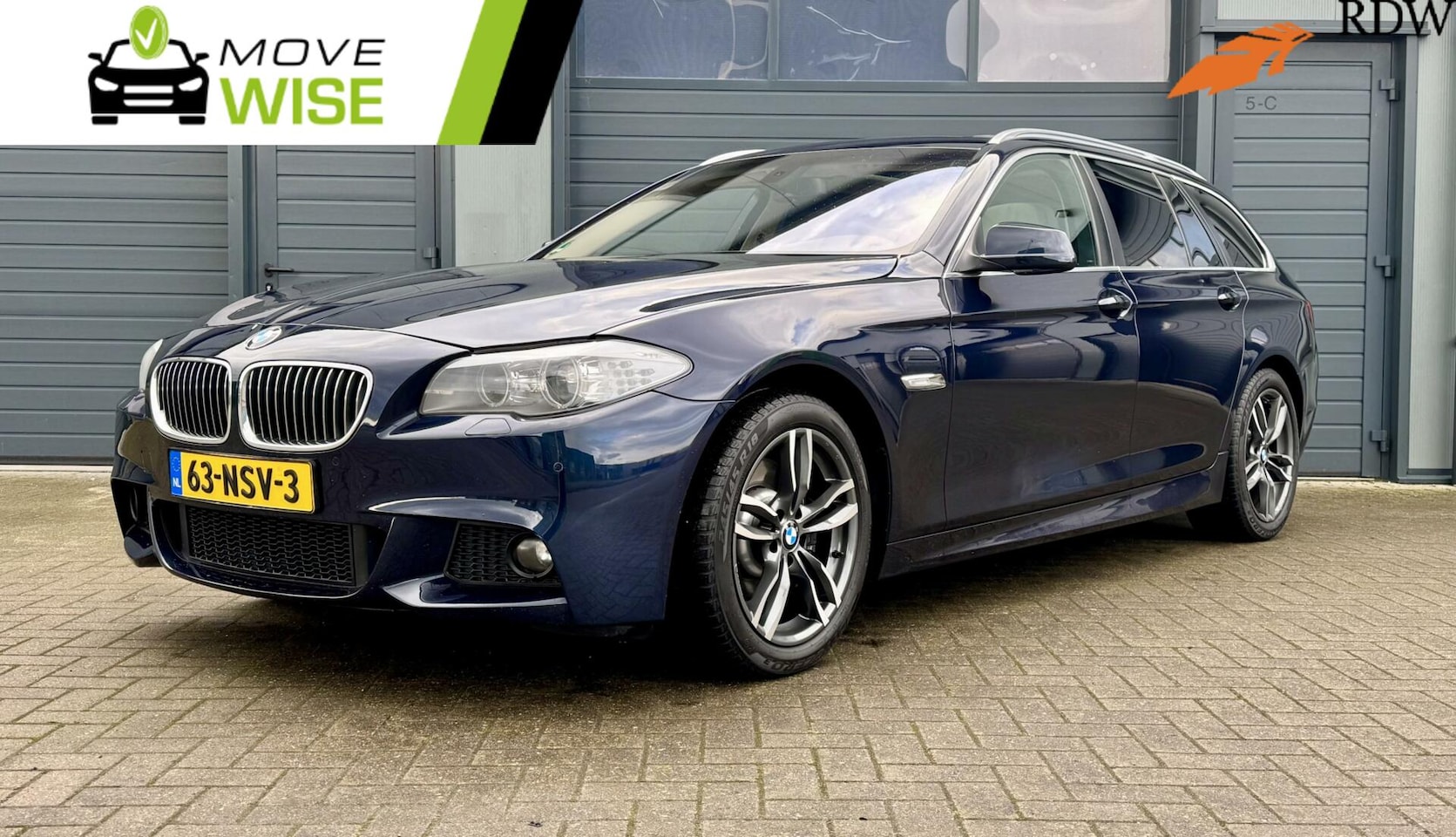 BMW 5-serie Touring - 528i 6Cil. 258pk High Executive | Panoramadak | Luchtvering | Camera | Leer & Comfort Stoe - AutoWereld.nl