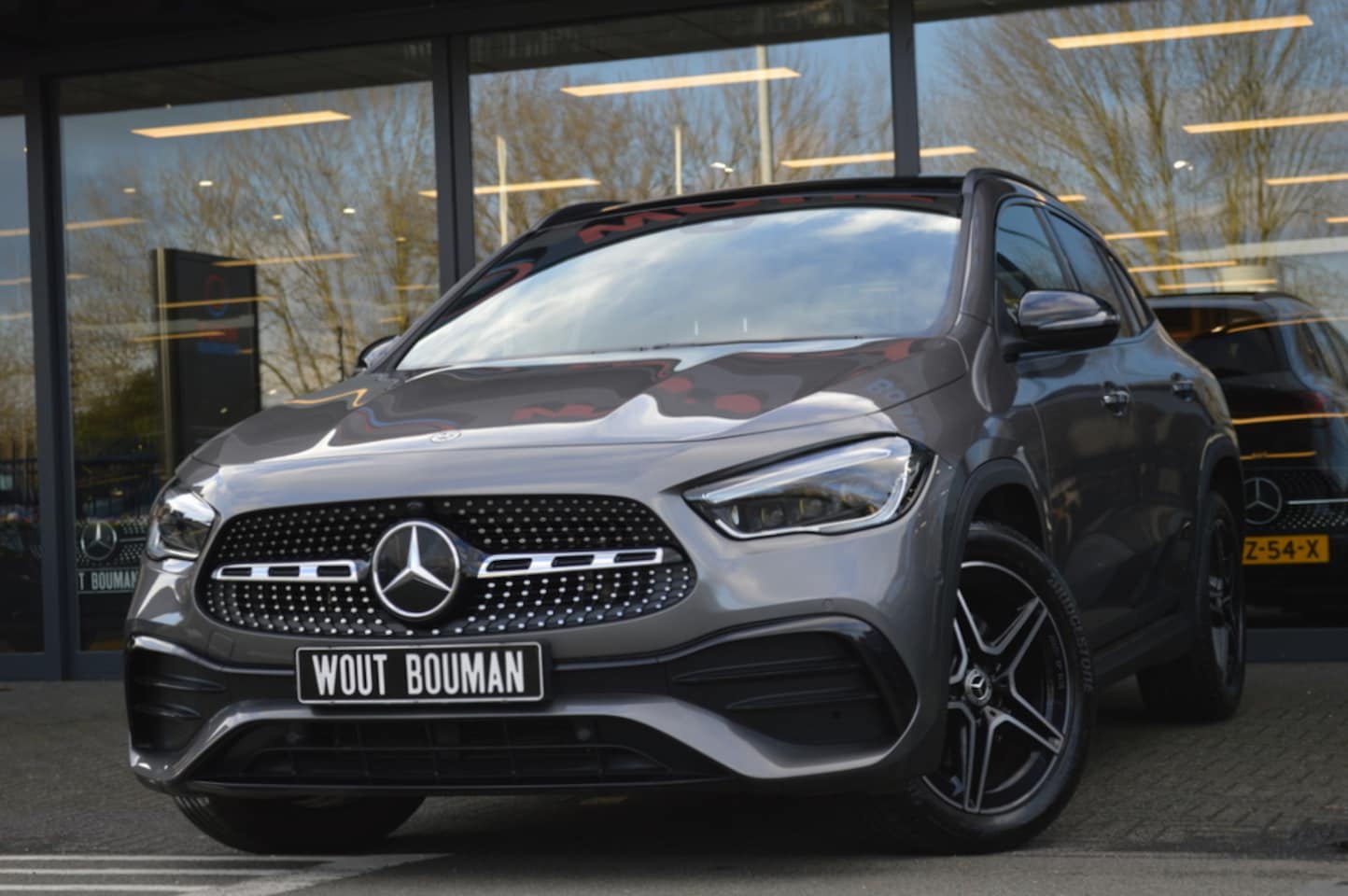 Mercedes-Benz GLA-Klasse - 250 e AMG Led Panorama Memory Camera Trekhaak Pdc - AutoWereld.nl