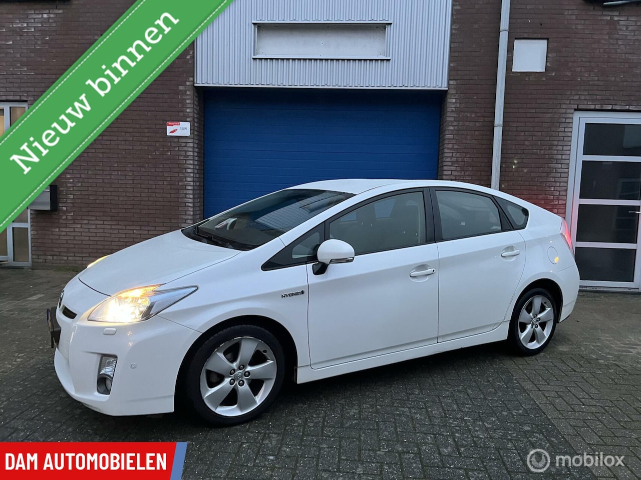 Toyota Prius - 1.8 Xenon, Navi, Camera, NAP!1e eigenaar,APK 26 - AutoWereld.nl