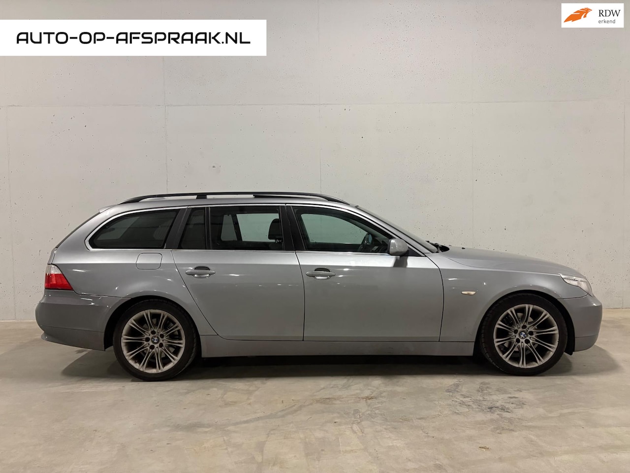 BMW 5-serie Touring - 525i Automaat Pano Leer Navi - AutoWereld.nl