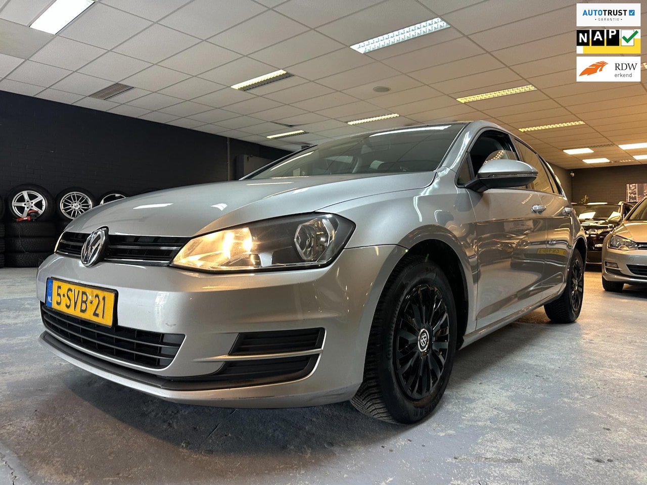 Volkswagen Golf - 1.6 TDI Automaat DSG NL APK 02-2026 Lage KM NAP RIJKLAAR. - AutoWereld.nl