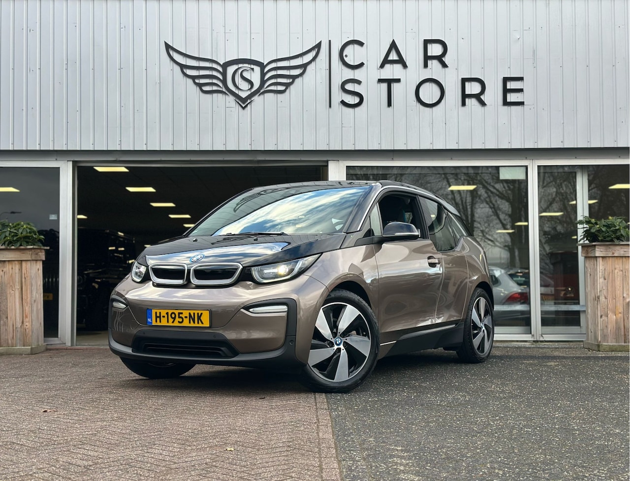 BMW i3 - Executive Edition 120Ah 42 kWh |170PK|WARMTEPOMP|CAMERA|ST VWM|NAV|19" LM VELGEN - AutoWereld.nl