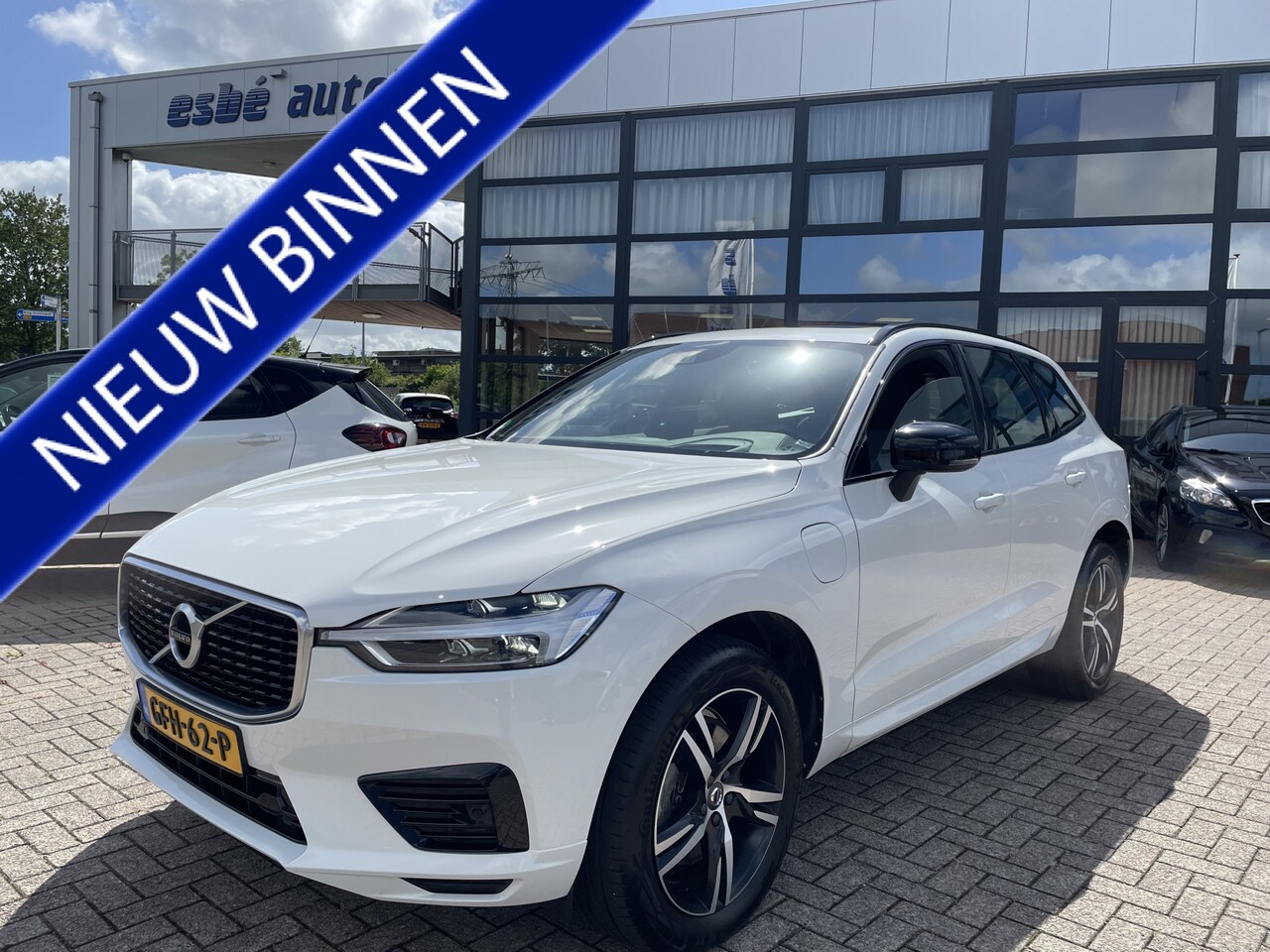 Volvo XC60 - 2.0 T8 390 pk Recharge AWD R-Design Navigatie Panoramadak Luchtvering Camera Head Up Displ - AutoWereld.nl