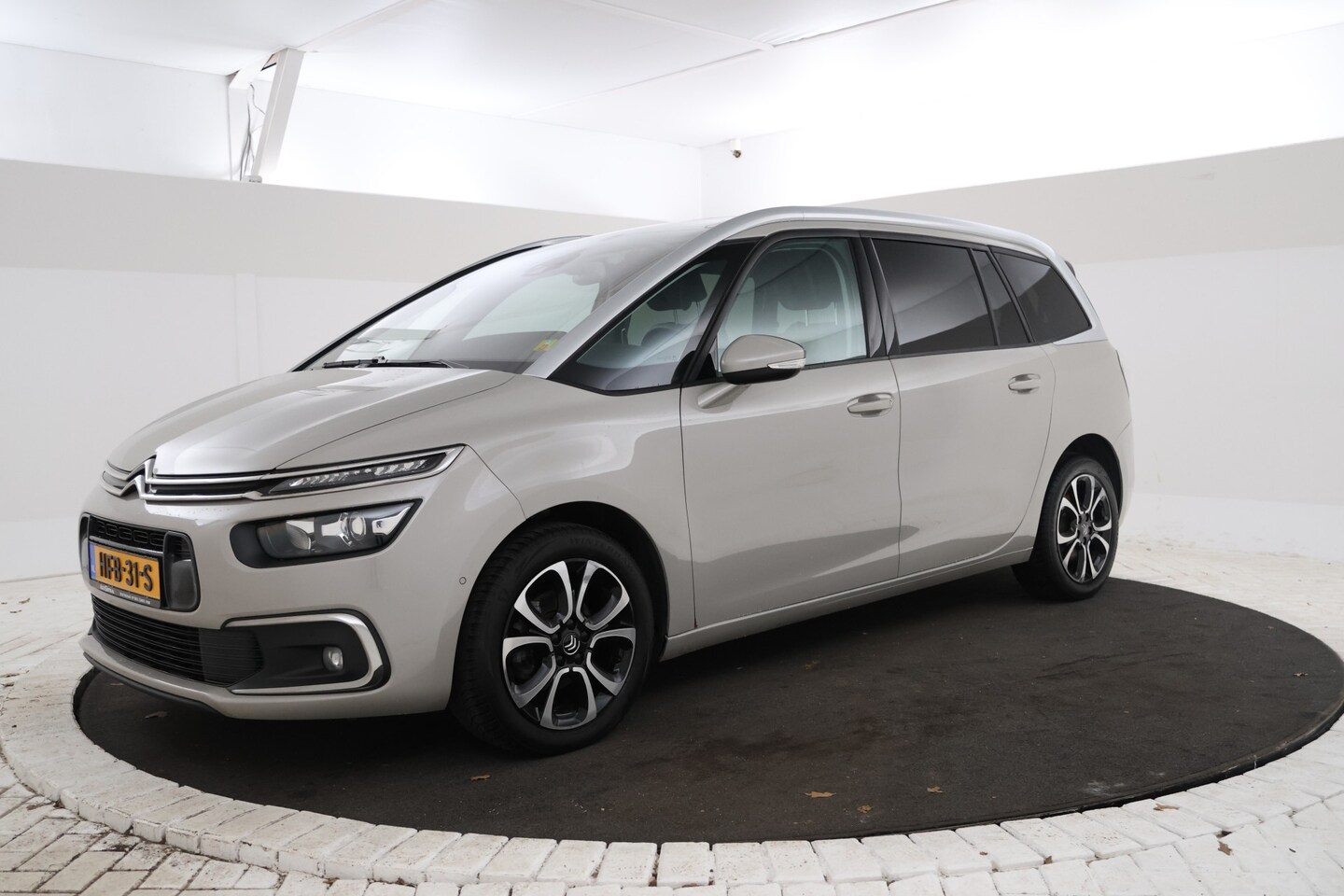 Citroën C4 SpaceTourer - 1.5 BlueHDI Shine Navigatie, Leer, Massage,  7 Persoons, Automaat, Airco - AutoWereld.nl