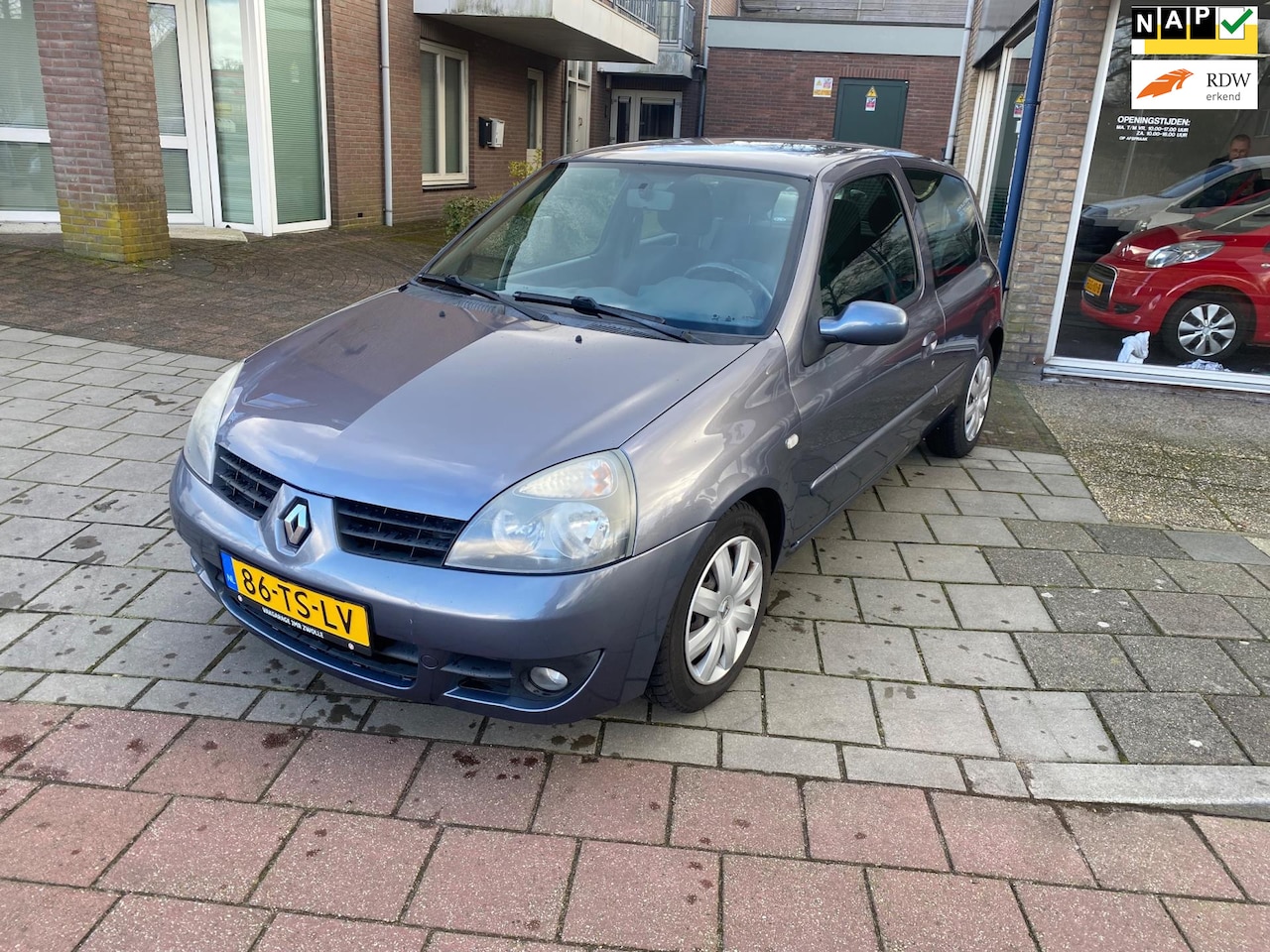 Renault Clio - 1.4-16V Campus airco el ramen CIMATECONTROL 182382 KM - AutoWereld.nl