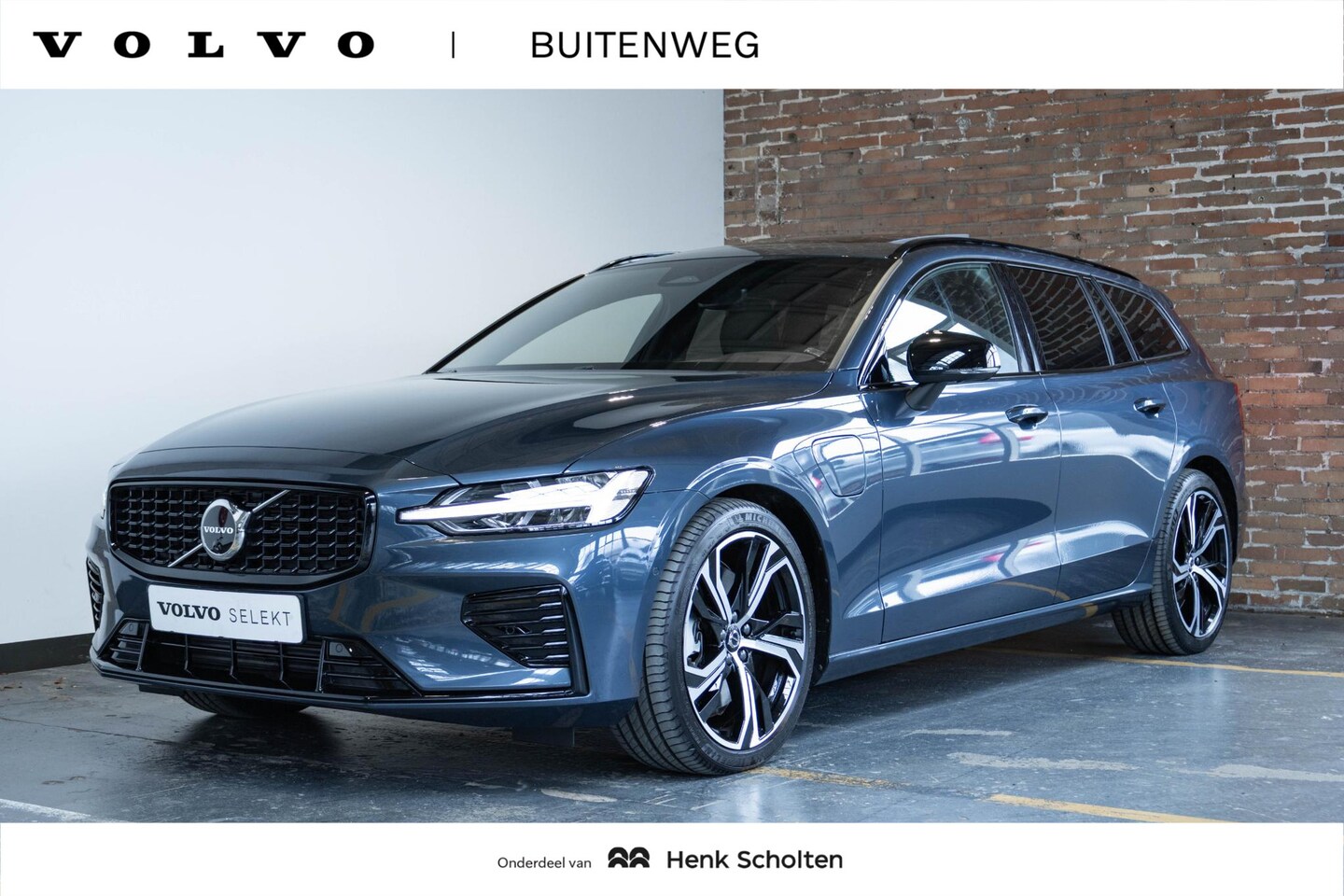 Volvo V60 - T6 Automaat Recharge AWD Plus Dark | Harman Kardon Premium Sound | Panoramadak | 19" 5-Tri - AutoWereld.nl