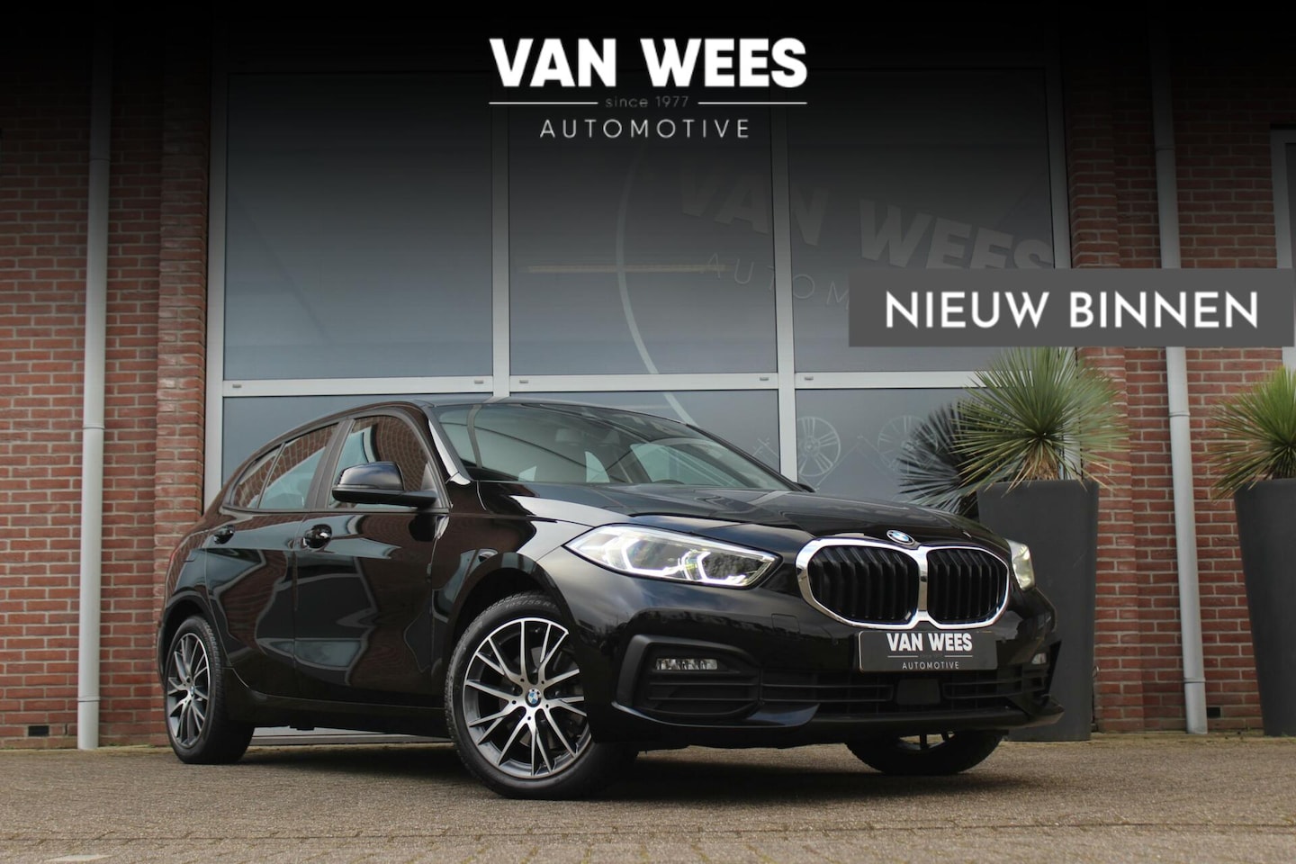 BMW 1-serie - 118i F40 Executive Edition | 1e eigenaar | LED | BTW auto | Sportstuur | Cruise-control | - AutoWereld.nl