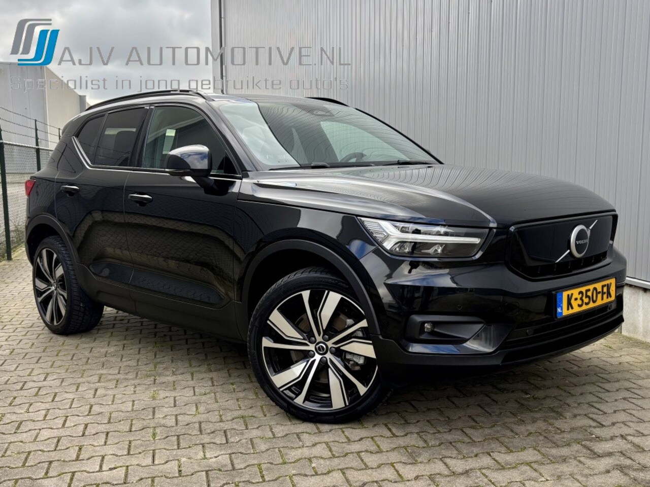 Volvo XC40 - RECHARGE P8 AWD R-DESIGN WARMTEPOMP TREKHAAK - AutoWereld.nl