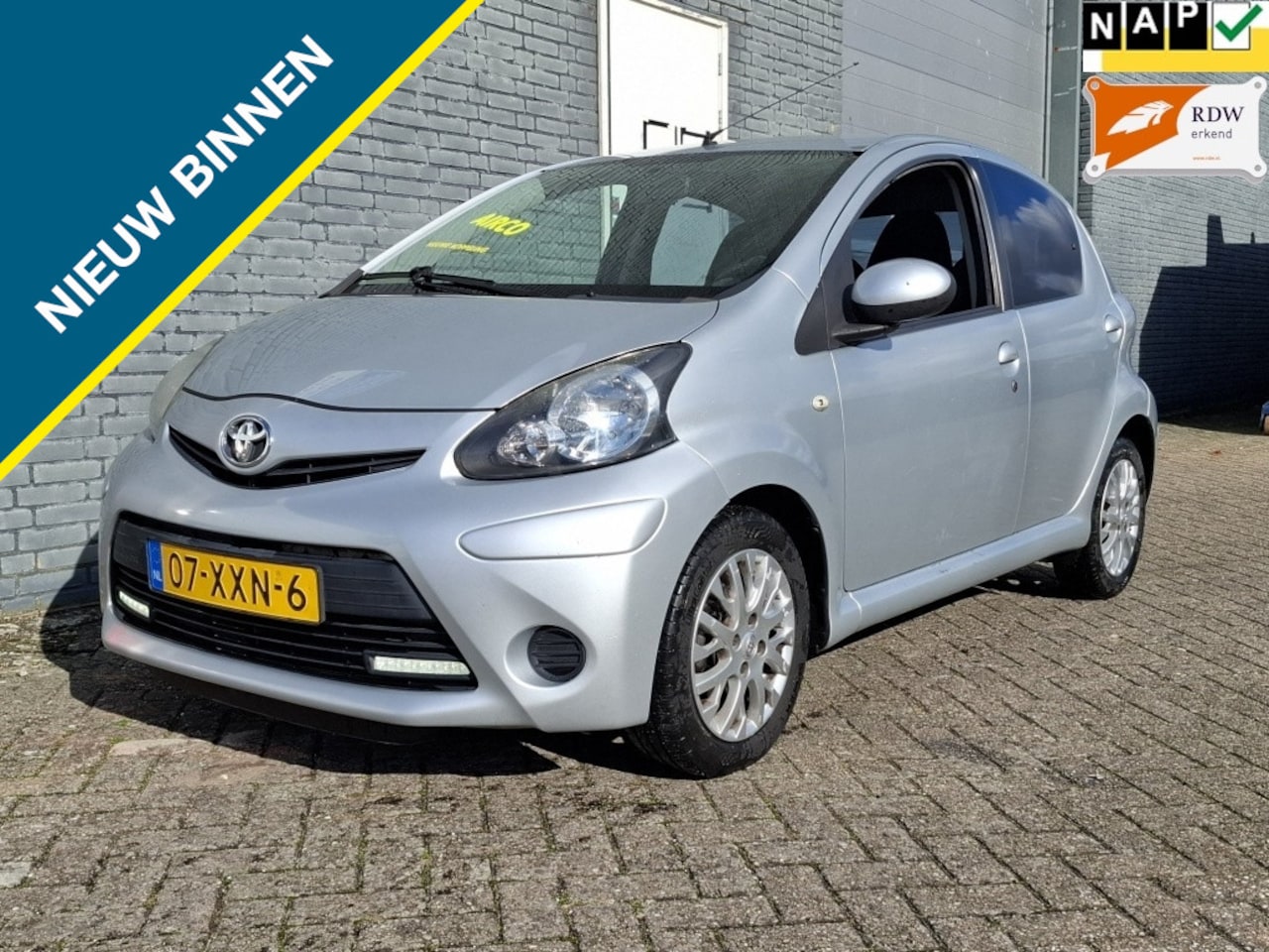 Toyota Aygo - 1.0 VVT-i Aspiration 5D Ac/Nw Koppeling & APK - AutoWereld.nl