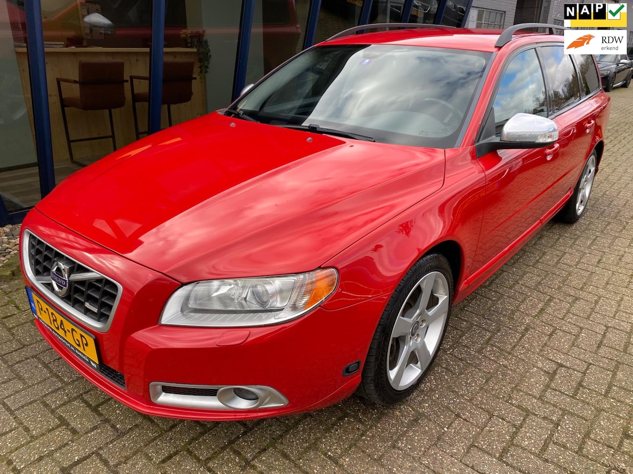 Volvo V70 - 2.5FT R-Design 230PK / LEER / XENON / PDC - AutoWereld.nl